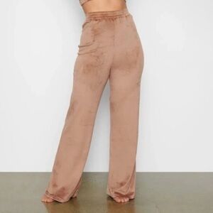 SKIMS Wide Leg Velour Cozy Pant Size Medium